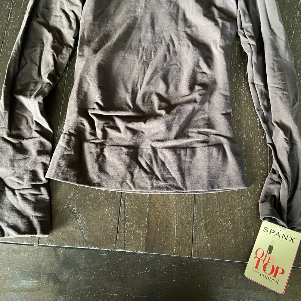 Spanx On Top And In Control Classic Turtleneck Bittersweet NWT Shaping Smoothing - Picture 4 of 10